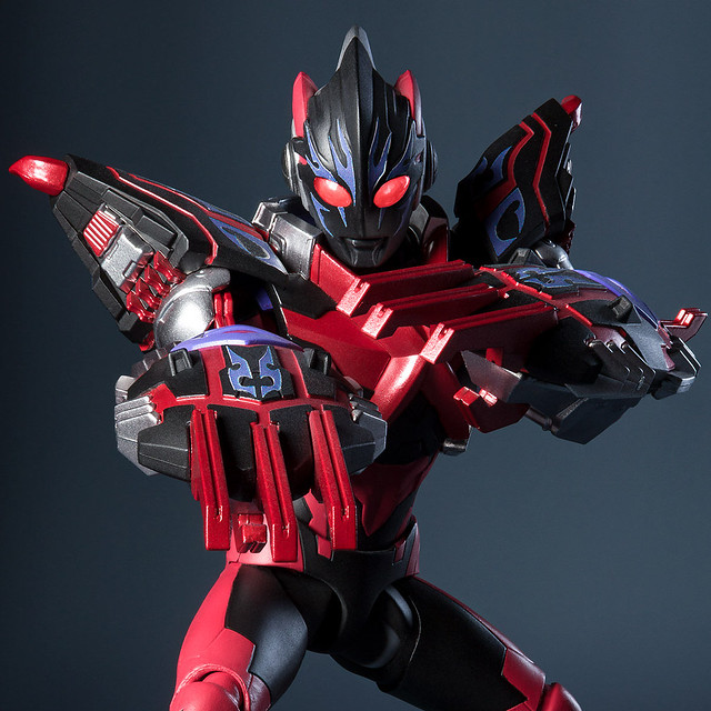 仿造本體的黑暗巨人！S.H.Figuarts《超銀河激鬥 新世代英雄們》黑暗超人力霸王X&黑暗哥摩拉裝甲套組（ウルトラマンエックスダークネス ＆ ダークネスゴモラアーマーセット）