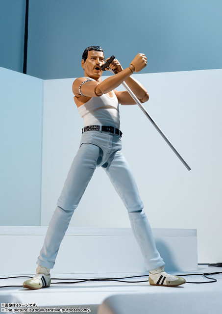 重現 1985 年的搖滾感動！S.H.Figuarts《皇后合唱團》佛萊迪‧墨裘瑞 拯救生命演唱會版本（QUEEN フレディ・マーキュリー ライヴ・エイド Ver.）