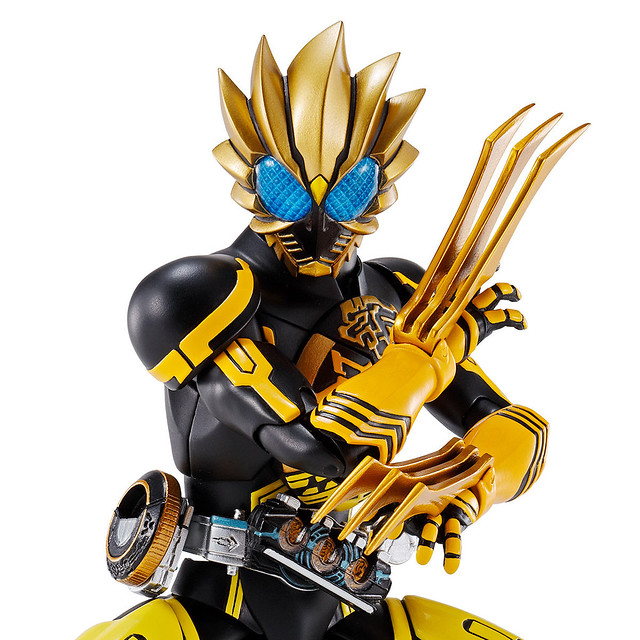 S.H.Figuarts（真骨彫製法）《假面騎士OOO》假面騎士OOO 獅虎豹聯組（仮面ライダーオーズ ラトラーター コンボ）