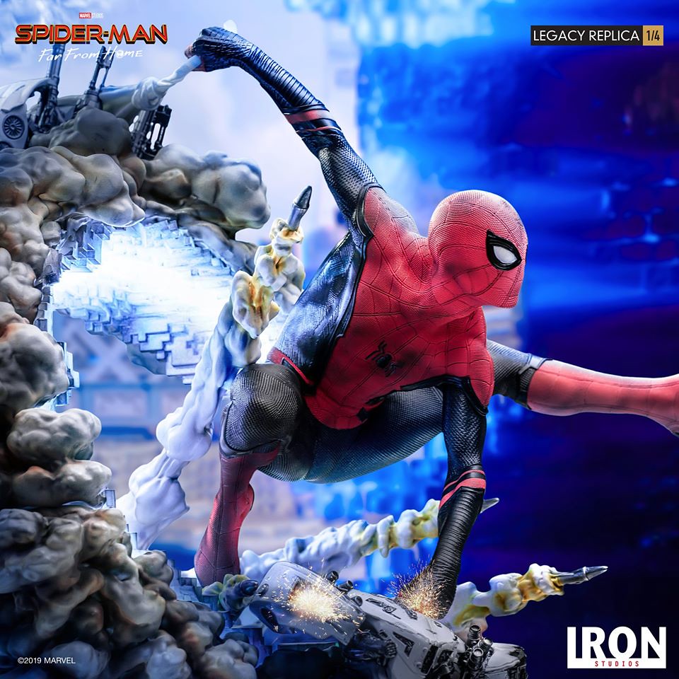 現實與幻象交錯的有趣設計！ Iron Studios Legacy Replica 系列《蜘蛛人：離家日》蜘蛛人 Spider-Man 1/4 比例全身雕像