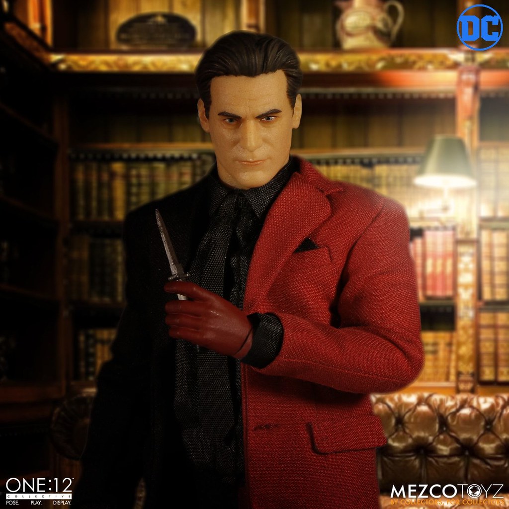 把一切都交給擲硬幣的男人! MEZCO ONE:12 COLLECTIVE 系列 DC【雙面人】Two-Face 1/12 比例可動人偶