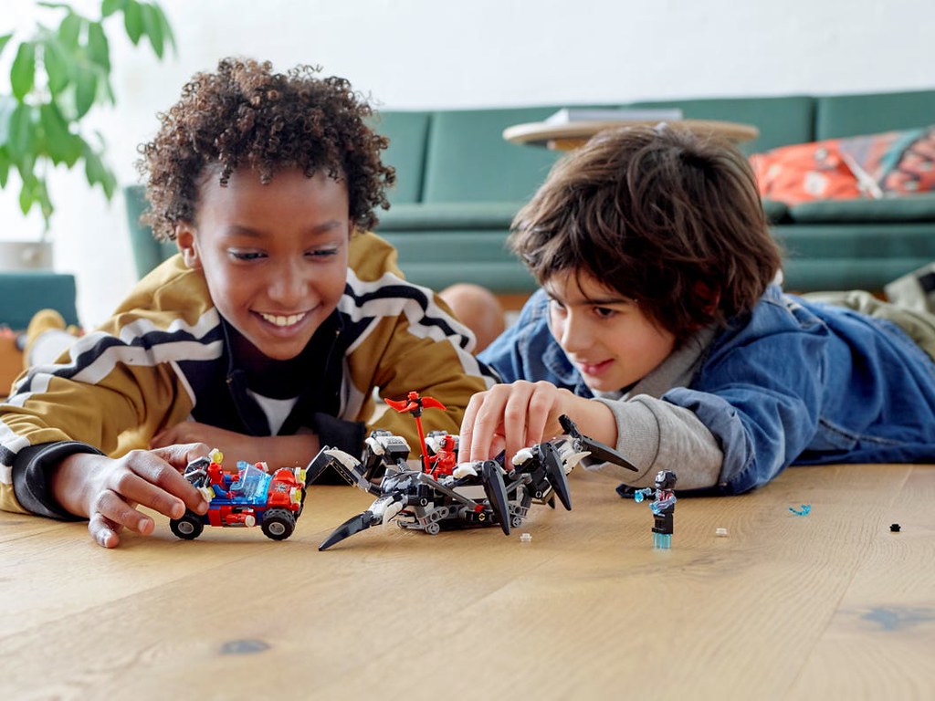 全新的「鋼鐵猛毒」人偶登場！ LEGO 76163 漫威超級英雄系列【猛毒爬行機】Venom Crawler