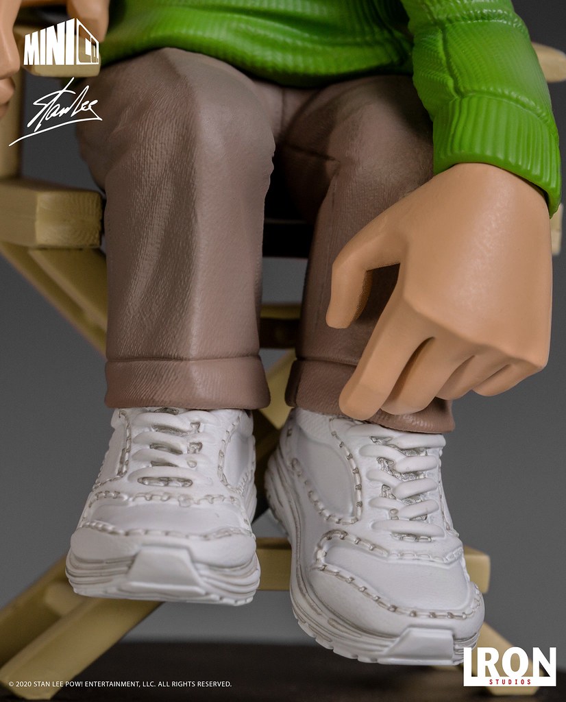 導演椅上的漫威之父Ｑ版立體化！ Iron Studios Minico 系列【史丹·李】Stan Lee 全身雕像