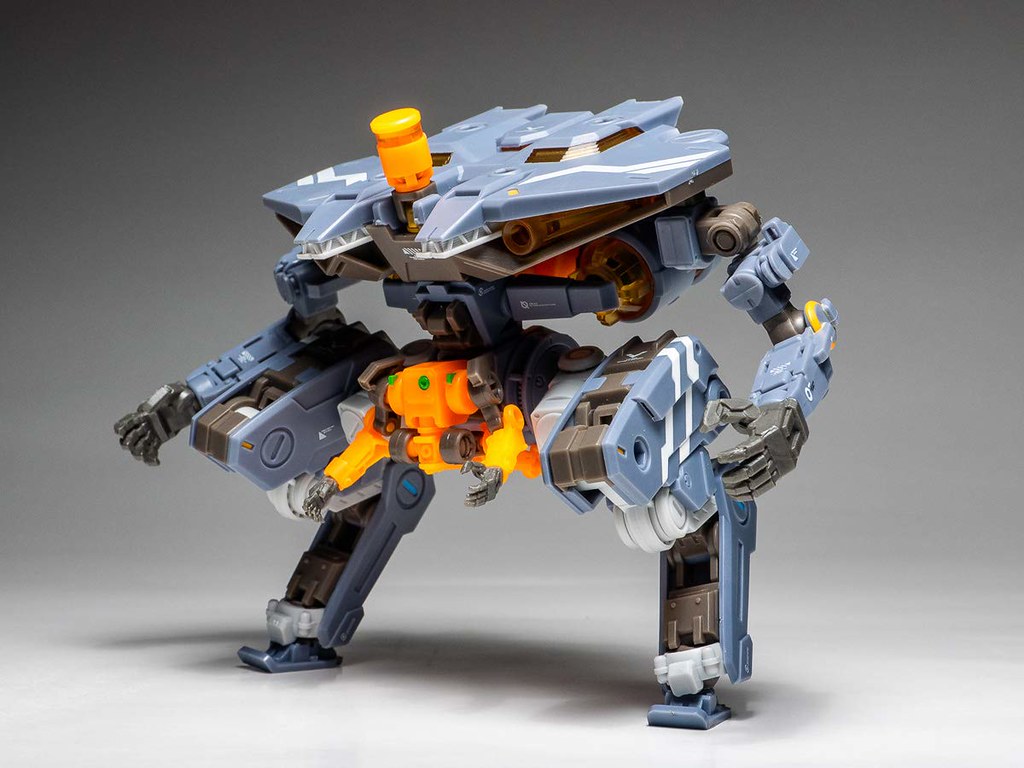 共通設計帶來無限改裝可能，近未來感的原創機體登陸！ 核誠治造 ROBOT BUILD 系列「RB-05 CARBE (棘蟹)」、「RB-09 RONIN (浪人)」統合配色 Ver.