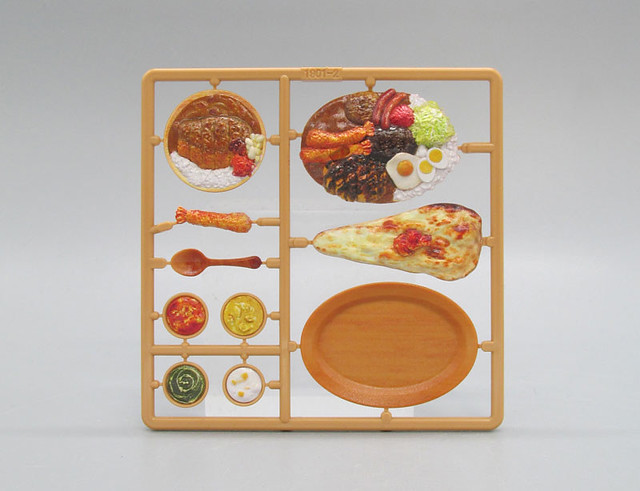 讓玩具們享用美味咖哩！ M.I.C.『模型飯（フィギュアのごはん）Vol.3』1/12比例塗裝完成組裝模型