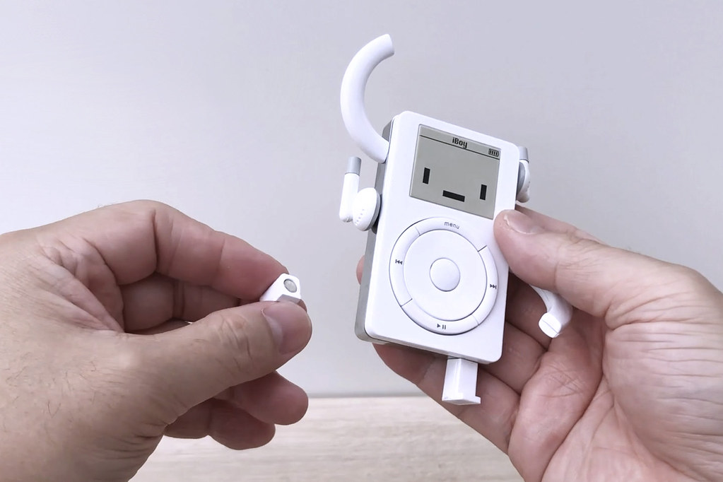 還記得以前那段把音樂放進 MP3 的時光嗎！？ Classicbot 最新作【iBoy】現正於 Kickstarter 募資中！