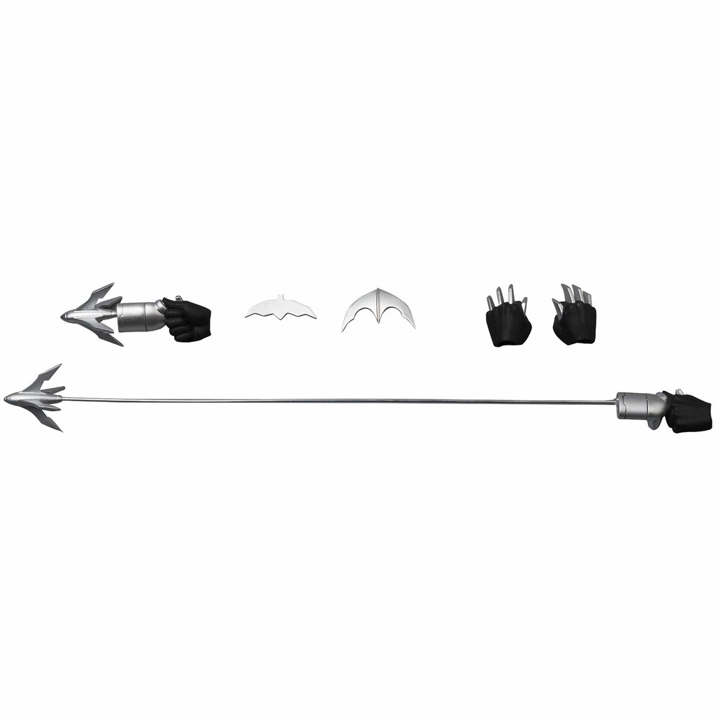 附上「鷹形滴水嘴獸」的場景地台！ MAFEX《蝙蝠俠：緘默》蝙蝠俠 黑色 Ver. マフェックス No.126 MAFEX BATMAN "HUSH" BLACK Ver.