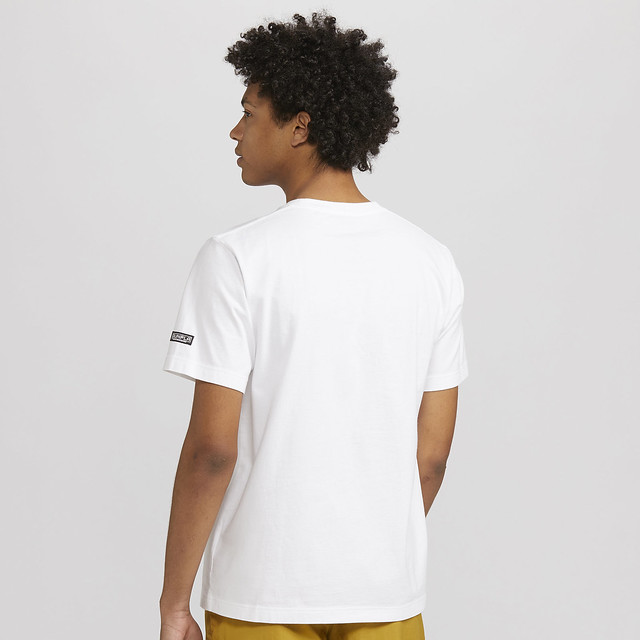 【台灣4/17開賣！】UNIQLO X《機動戰士鋼彈》40週年紀念聯名UT 買二件就送限定色鋼彈模型！