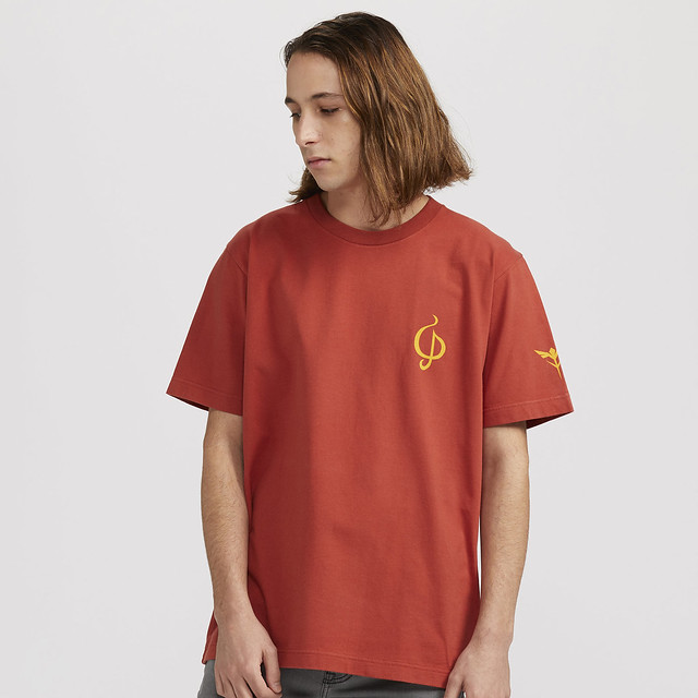 【台灣4/17開賣！】UNIQLO X《機動戰士鋼彈》40週年紀念聯名UT 買二件就送限定色鋼彈模型！