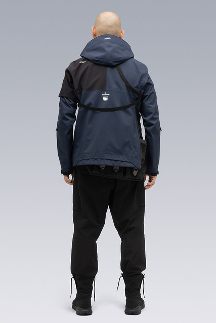 在末日接單的不死送貨傳說 ！ACRONYM x《死亡擱淺》推出聯名送貨員「J1A-GTKP」高機能外套