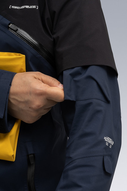 在末日接單的不死送貨傳說 ！ACRONYM x《死亡擱淺》推出聯名送貨員「J1A-GTKP」高機能外套