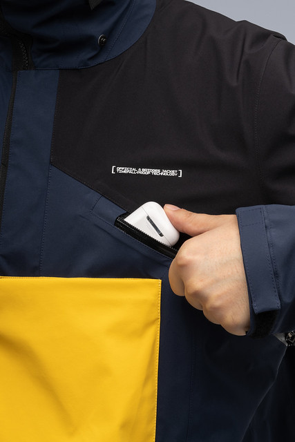 在末日接單的不死送貨傳說 ！ACRONYM x《死亡擱淺》推出聯名送貨員「J1A-GTKP」高機能外套