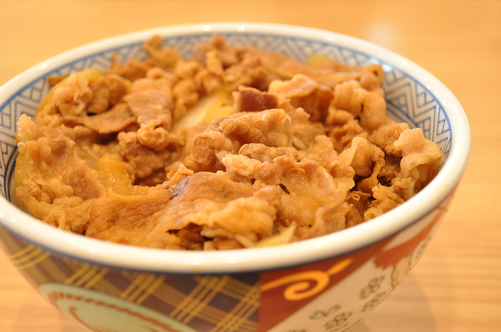 金肉人最愛吃的牛丼 與 金肉人 作者的恩怨情仇史 無情 欺騙 冷漠的紅牛頭碗公 日刊電電