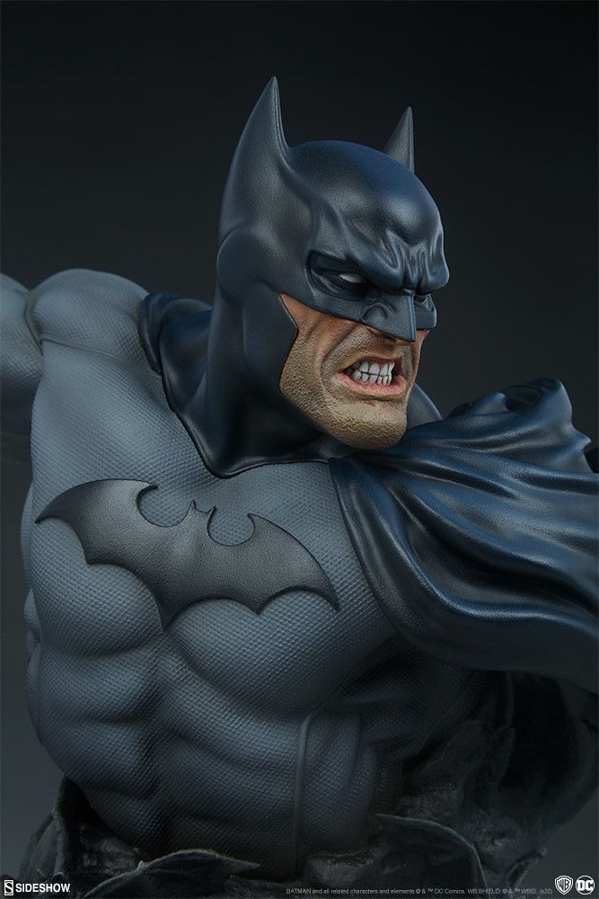 將準備投擲出蝙蝠飛鏢的瞬間完全濃縮！ Sideshow Collectibles DC Comics【蝙蝠俠】Batman 胸像