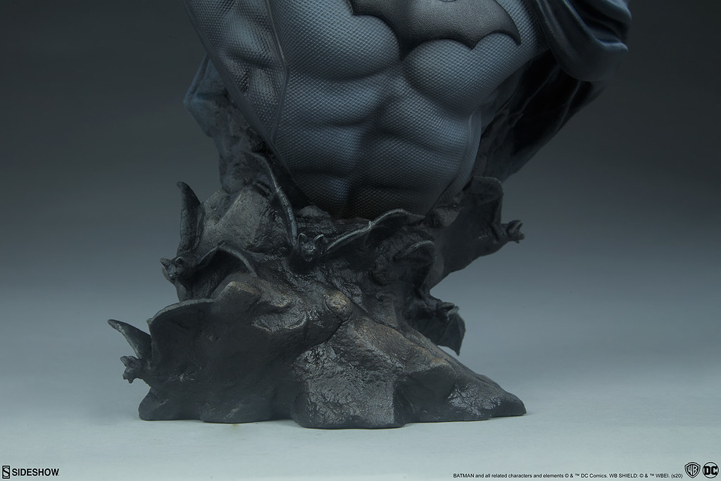 將準備投擲出蝙蝠飛鏢的瞬間完全濃縮！ Sideshow Collectibles DC Comics【蝙蝠俠】Batman 胸像