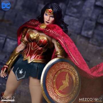 身為亞馬遜戰士的光榮姿態！ MEZCO ONE:12 COLLECTIVE 系列 DC Comics【神力女超人】Wonder Woman 可動人偶