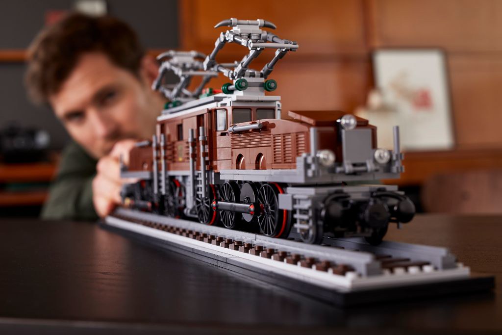 鐵道迷大興奮！超美鱷魚現蹤～ LEGO 10277 創意系列【鱷魚火車頭】Crocodile Locomotive