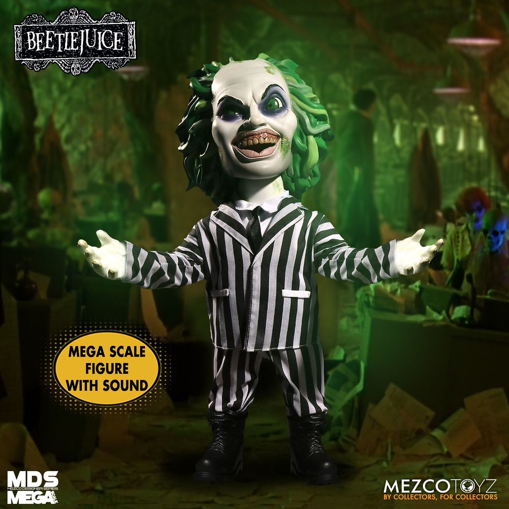 必須呼喊「他」的名字三次！ MEZCO TOYZ M.D.S. Mega Scale 系列《陰間大法師》陰間大法師 15 吋說話玩偶（Talking Beetlejuice）