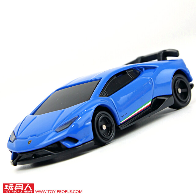 TAKARA TOMY 具備聲光效果的合金小汽車「TOMICA 4D(トミカ4D)」開箱報告! 掌中尺寸的小車也能帶來有如實車的臨場感