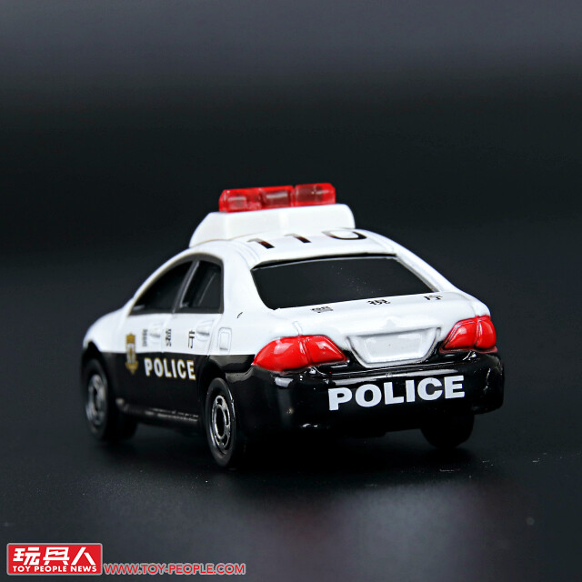 TAKARA TOMY 具備聲光效果的合金小汽車「TOMICA 4D(トミカ4D)」開箱報告! 掌中尺寸的小車也能帶來有如實車的臨場感
