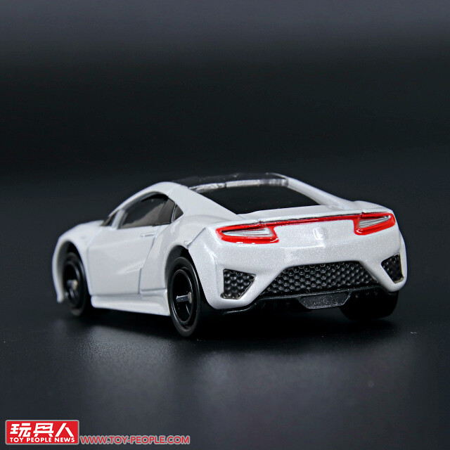 TAKARA TOMY 具備聲光效果的合金小汽車「TOMICA 4D(トミカ4D)」開箱報告! 掌中尺寸的小車也能帶來有如實車的臨場感