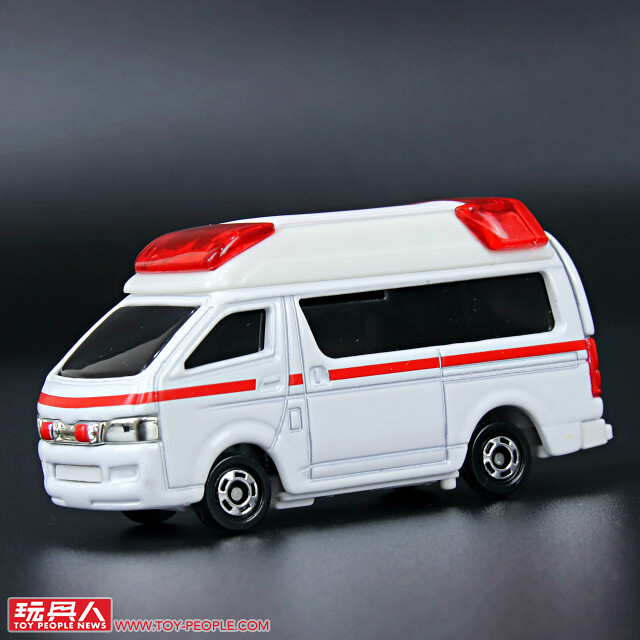 TAKARA TOMY 具備聲光效果的合金小汽車「TOMICA 4D(トミカ4D)」開箱報告! 掌中尺寸的小車也能帶來有如實車的臨場感