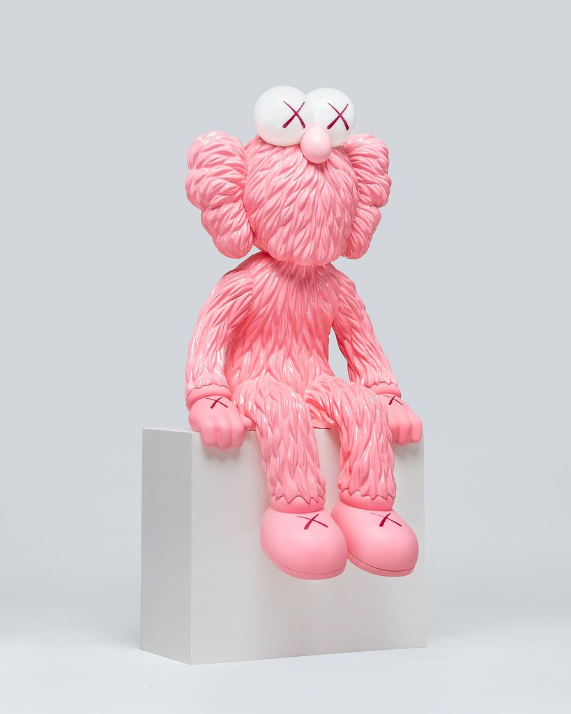 粉紅BFF突襲！AllRightsReserverd x KAWS 合作推出 粉紅色「KAWS SEEING（Pink）」座燈雕塑 全球限量 150 體【抽選販售】