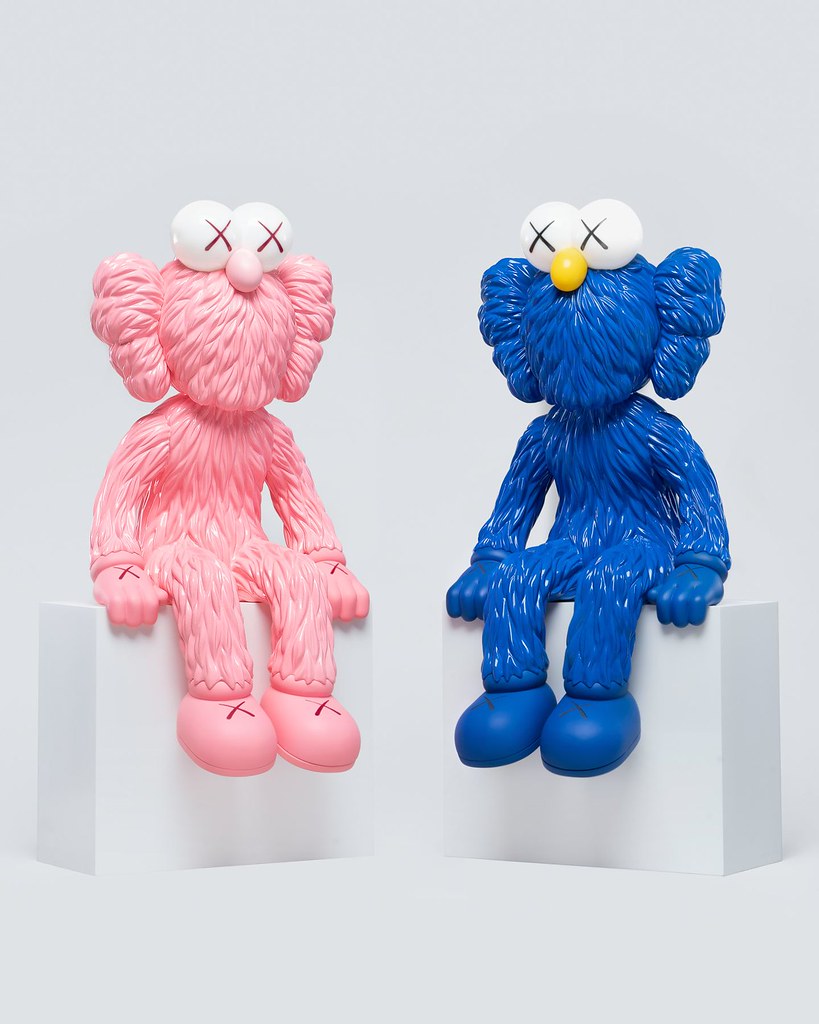 粉紅BFF突襲！AllRightsReserverd x KAWS 合作推出 粉紅色「KAWS SEEING（Pink）」座燈雕塑 全球限量 150 體【抽選販售】