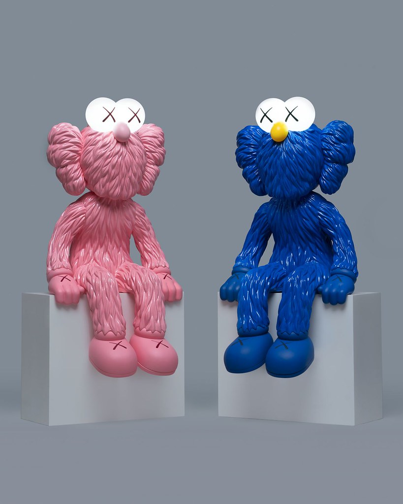 粉紅BFF突襲！AllRightsReserverd x KAWS 合作推出 粉紅色「KAWS SEEING（Pink）」座燈雕塑 全球限量 150 體【抽選販售】