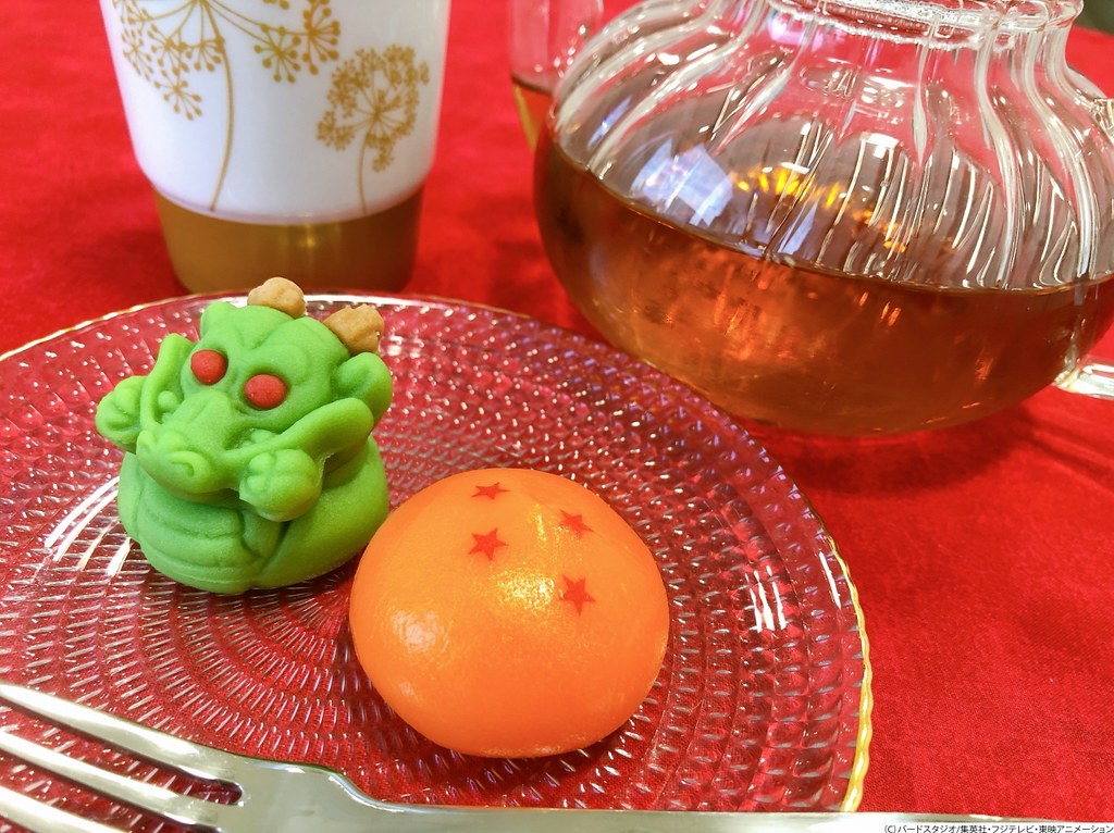許完願之後再開吃?! BANDAI CANDY《七龍珠超》神龍&七龍珠點心(食べマス ドラゴンボール超)包著抹茶餡的肥短神龍根本捨不得咬啊~