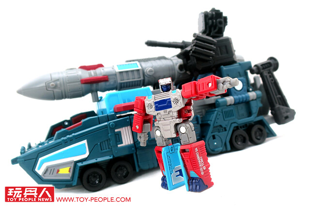 暢快體驗經典人氣角色的新詮釋!孩之寶變形金剛經典世代系列塞博坦之戰「地球崛起」第二波 開箱報告