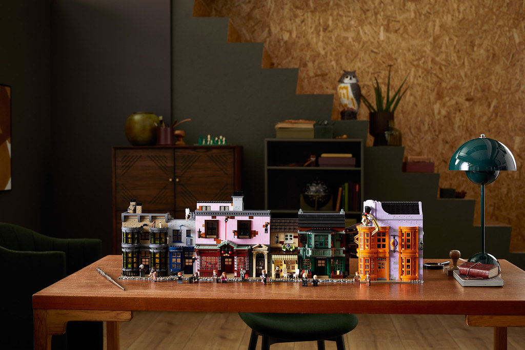 LEGO 75978《哈利波特》斜角巷！長度超過一公尺的魔幻商店街正式登場