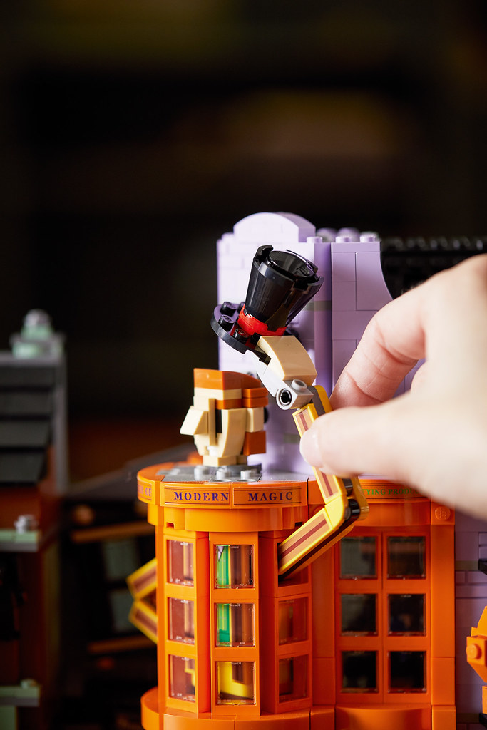 LEGO 75978《哈利波特》斜角巷！長度超過一公尺的魔幻商店街正式登場