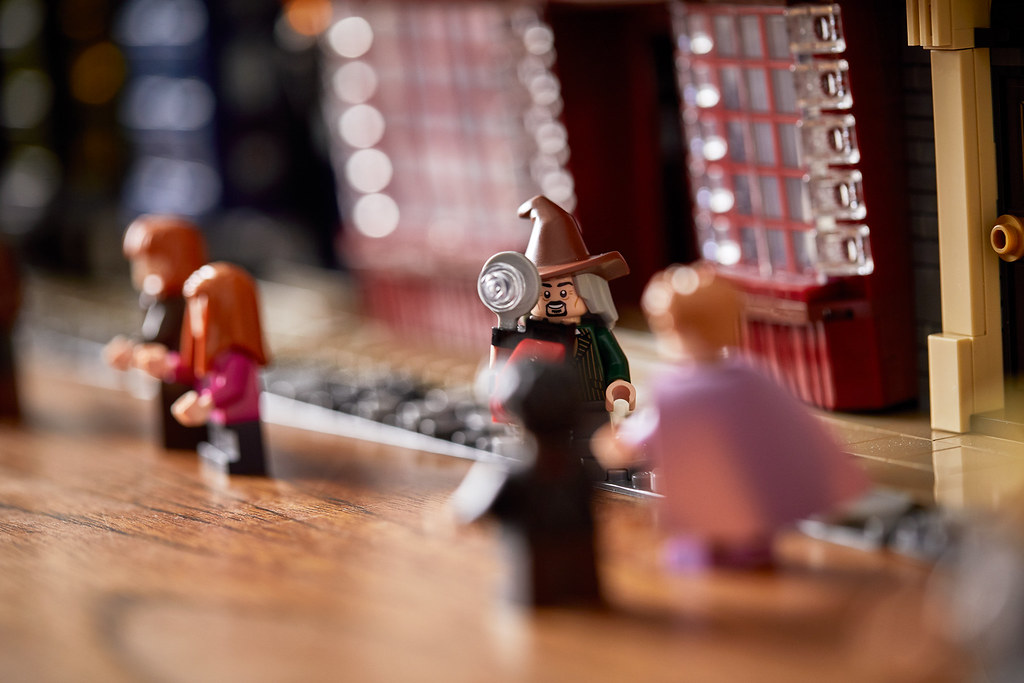 LEGO 75978《哈利波特》斜角巷！長度超過一公尺的魔幻商店街正式登場