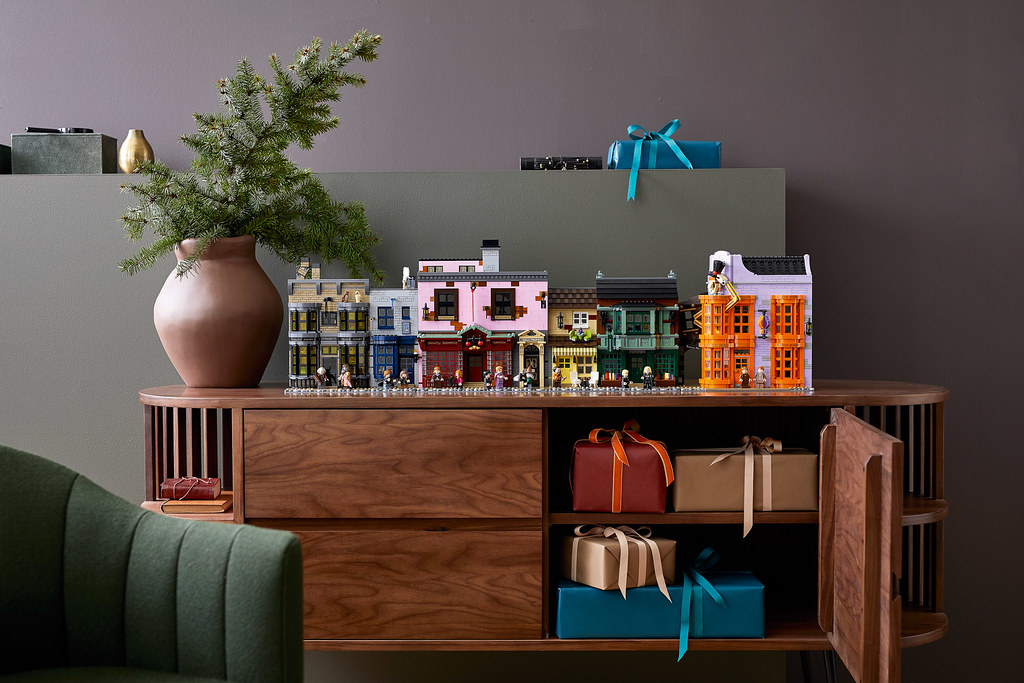 LEGO 75978《哈利波特》斜角巷！長度超過一公尺的魔幻商店街正式登場