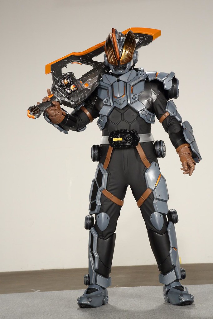 60公分史上最大劍「假面騎士聖刃 變身聖劍DX 土豪劍激土」19 日發售！