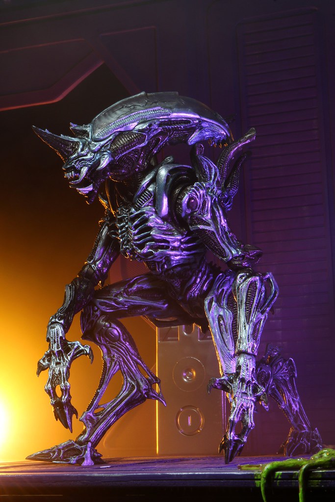 NECA「犀牛異形（Rhino Alien）Version 2」10吋可動作品