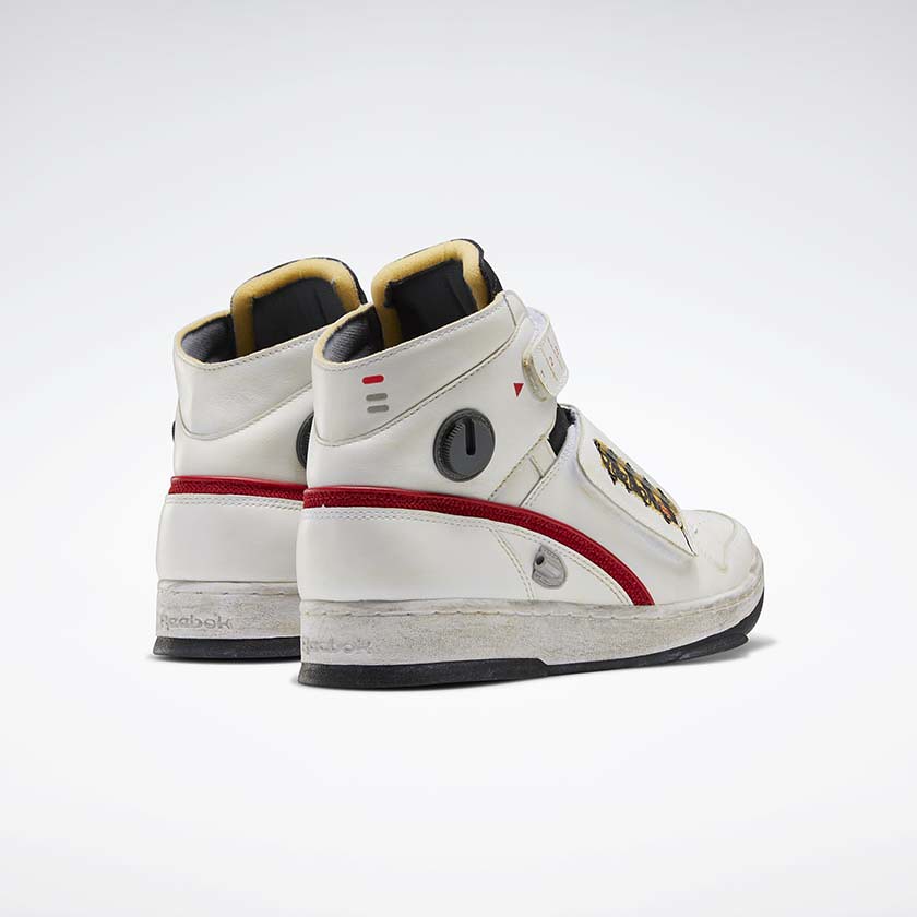 Reebok《魔鬼剋星》兩雙聯名鞋款曝光!經典元素注入,還附上抓鬼服務的電話號碼