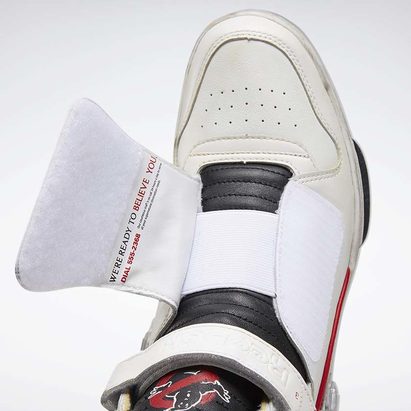 Reebok《魔鬼剋星》兩雙聯名鞋款曝光!經典元素注入,還附上抓鬼服務的電話號碼