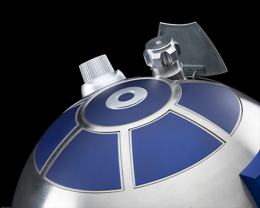 STK Workshop《星際大戰》「R2-D2」1/2比例官方復刻品互動式模型 逼真聲光效果搭載，還能行走、投影！
