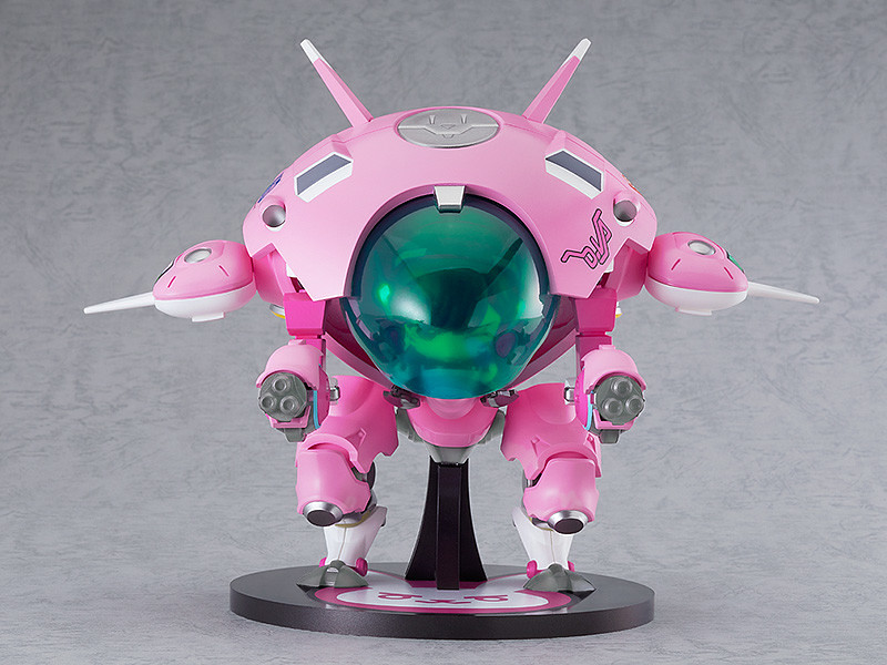 巨大黏土人《鬥陣特攻》戰鬥機甲「MEKA 經典造型版」系統運行中!D.Va準備戰鬥!