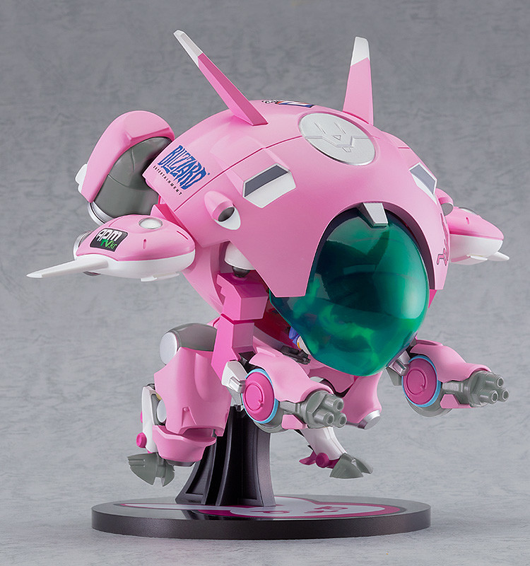 巨大黏土人《鬥陣特攻》戰鬥機甲「MEKA 經典造型版」系統運行中!D.Va準備戰鬥!
