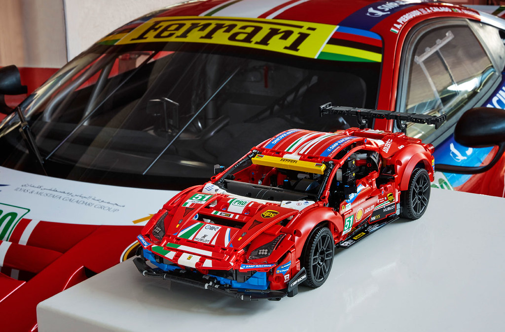 LEGO 42125 科技系列【法拉利488 GTE “AF CORSE #51”】絢麗車身外觀