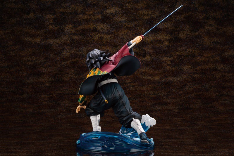 ARTFX J《鬼滅之刃》富岡義勇1/8 比例模型再現流麗的斬擊瞬間！
