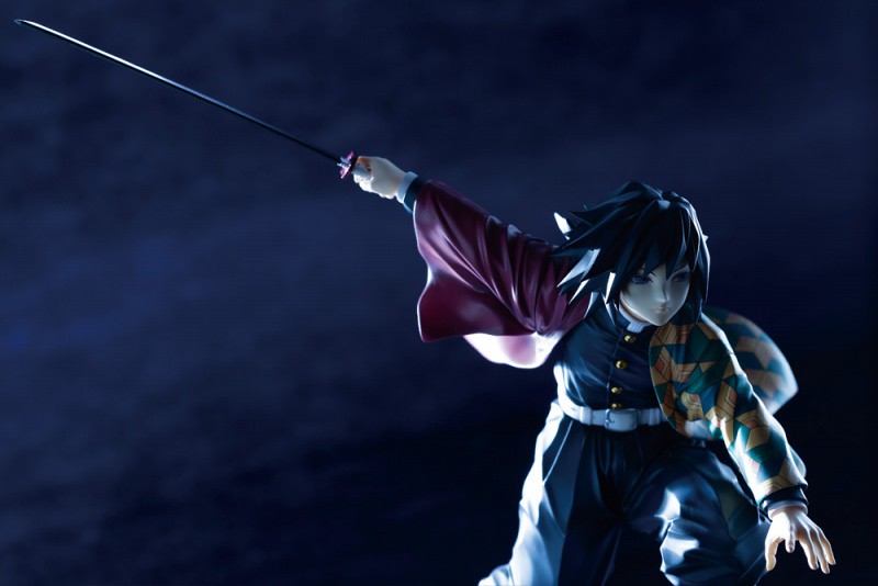 ARTFX J《鬼滅之刃》富岡義勇1/8 比例模型再現流麗的斬擊瞬間！