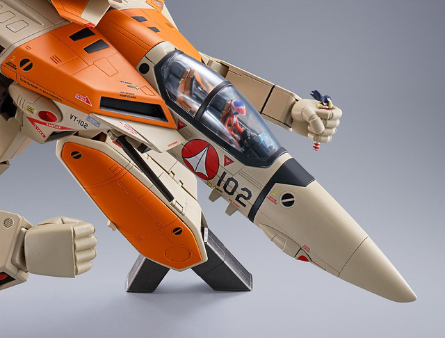 DX超合金《超時空要塞》VF-1D 女武神＆特技機 新規造型再現開頭登場的訓練機！