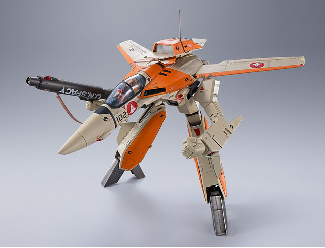 DX超合金《超時空要塞》VF-1D 女武神＆特技機 新規造型再現開頭登場的訓練機！