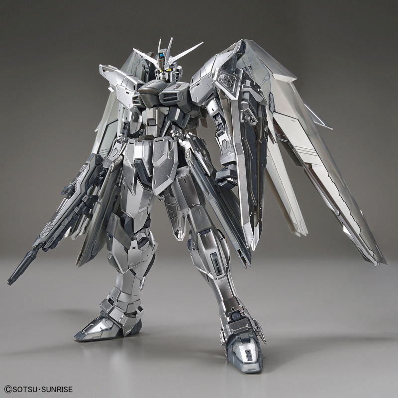 MG 1/100『自由鋼彈 Ver.2.0 [銀色電鍍版]』04 月於 GUNDAM BASE 限定販售！