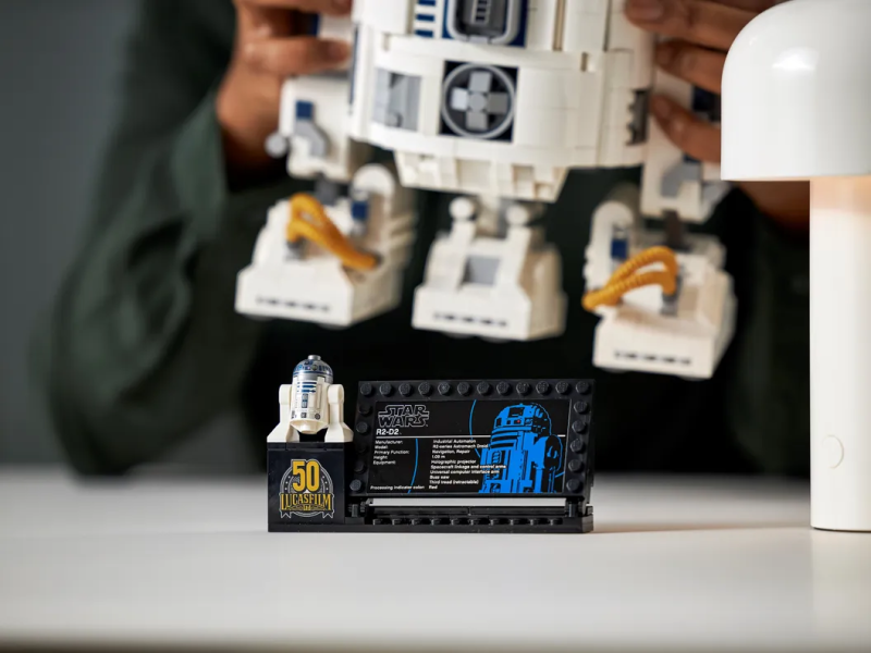 LEGO 75308《星際大戰》R2-D2 磚拼模型 最可靠的機器夥伴 30 公分大尺寸再來!