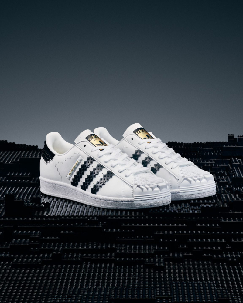 LEGO × adidas Originals 結合樂高元素的「Superstar」球鞋 這雙就真的能穿啦!